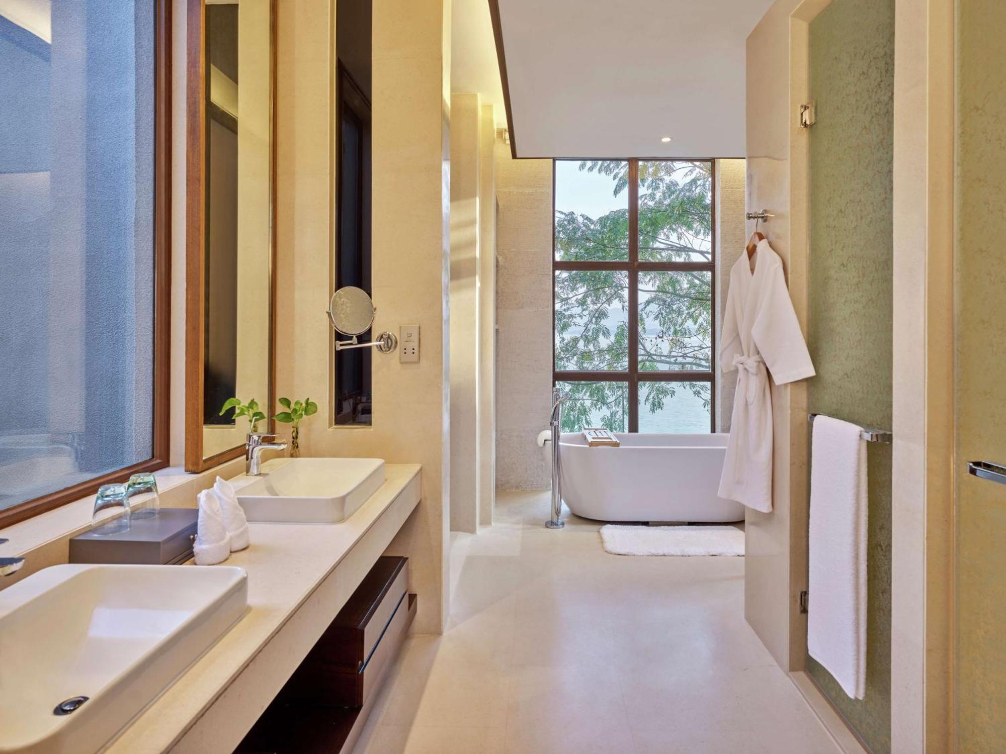 Lushan West Sea Resort, Curio Collection By Hilton Jiujiang  Экстерьер фото